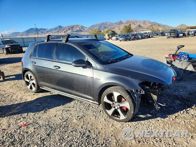 Czwarte zdjęcie samochodu z boku: 2017 VOLKSWAGEN GTI S VIN:3VW5T7AU3HM002192 - miniatura