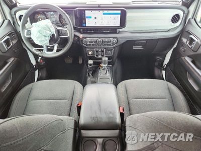 Zdjęcie 8 z 13 samochodu: 2026 JEEP WRANGLER SAHARA VIN:1C4PJXEN0TW185886 - miniatura