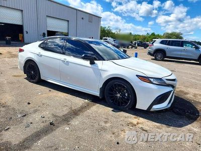 Czwarte zdjęcie samochodu z boku: 2022 TOYOTA CAMRY XSE VIN:4T1K61AK1NU066338 - miniatura