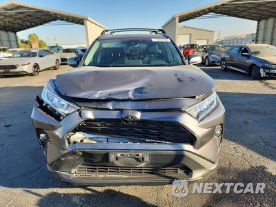 Piąte zdjęcie samochodu w środku: 2021 TOYOTA RAV4 XLE VIN:2T3P1RFV3MC229469 - miniatura