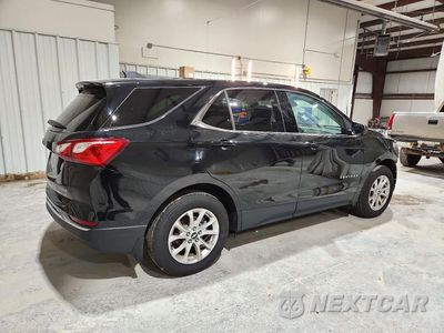 Trzecie zdjęcie samochodu z tyłu: 2020 CHEVROLET EQUINOX LT VIN:2GNAXTEV5L6126850 - miniatura