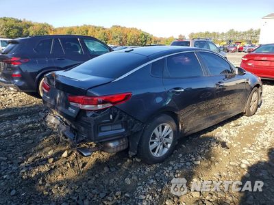 Trzecie zdjęcie samochodu z tyłu: 2017 KIA OPTIMA LX VIN:5XXGT4L38HG172399 - miniatura