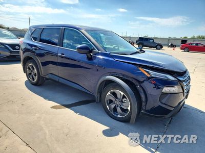 Czwarte zdjęcie samochodu z boku: 2026 NISSAN ROGUE SV VIN:5N1BT3BA5TC722618 - miniatura