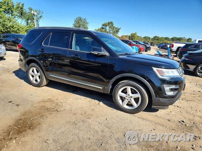 Czwarte zdjęcie samochodu z boku: 2017 FORD EXPLORER XLT VIN:1FM5K8D81HGB13100 - miniatura