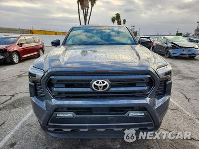 Piąte zdjęcie samochodu w środku: 2025 TOYOTA TACOMA SR5 VIN:3TMLB5JN8SM201496 - miniatura