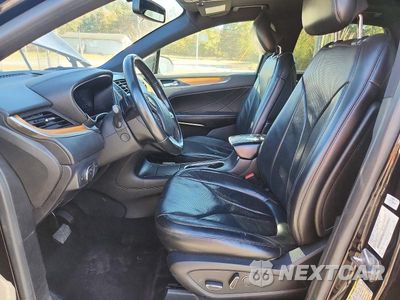 Zdjęcie 7 z 14 samochodu: 2017 LINCOLN MKC RESERVE VIN:5LMCJ3D98HUL45536 - miniatura