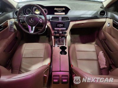 Zdjęcie 8 z 13 samochodu: 2012 MERCEDES-BENZ C 250 VIN:WDDGF4HBXCR193306 - miniatura