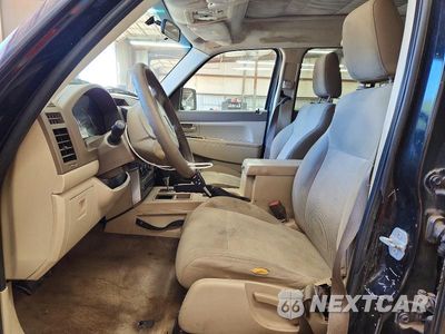 Zdjęcie 7 z 13 samochodu: 2008 JEEP LIBERTY VIN:1J8GP28K58W214530 - miniatura