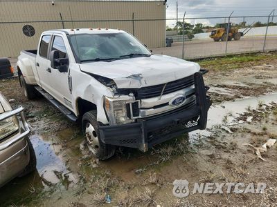 Czwarte zdjęcie samochodu z boku: 2019 FORD F350 SUPER DUTY VIN:1FT8W3DT8KEE82147 - miniatura