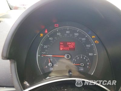 Zdjęcie 9 z 12 samochodu: 2006 VOLKSWAGEN NEW BEETLE CONVERTIBLE OPTION PACKAGE 2 VIN:3VWSF31Y16M332710 - miniatura