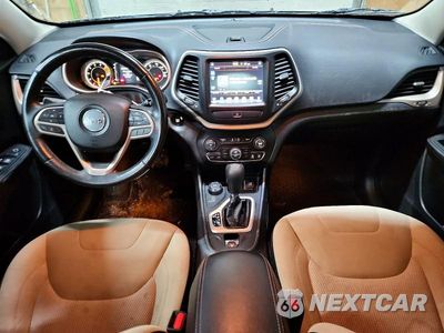 Zdjęcie 8 z 13 samochodu: 2017 JEEP CHEROKEE LATITUDE VIN:1C4PJMCS1HW567780 - miniatura