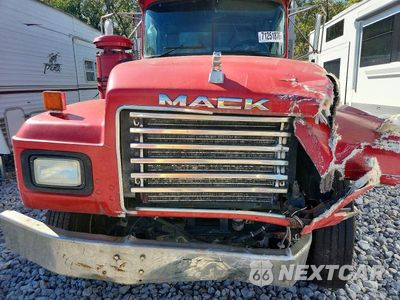 Zdjęcie 10 z 12 samochodu: 2001 MACK RB688S DUMP TRUCK VIN:1M2P324C11M060686 - miniatura