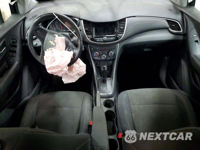Zdjęcie 8 z 13 samochodu: 2019 CHEVROLET TRAX LS VIN:3GNCJKSB4KL336171 - miniatura