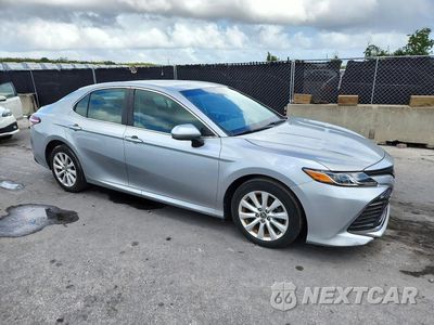 Czwarte zdjęcie samochodu z boku: 2018 TOYOTA CAMRY LE VIN:4T1B11HK7JU634297 - miniatura