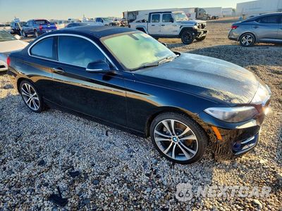 Czwarte zdjęcie samochodu z boku: 2016 BMW 228 I SULEV VIN:WBA1F9C56GV544883 - miniatura