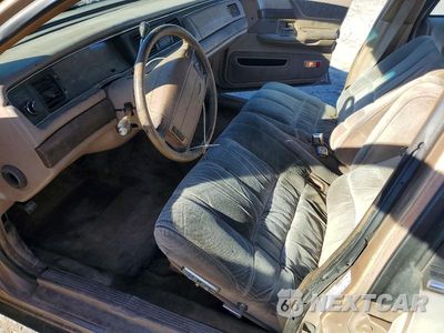 Zdjęcie 7 z 12 samochodu: 1993 FORD CROWN VICTORIA LX VIN:2FALP74W5PX141261 - miniatura