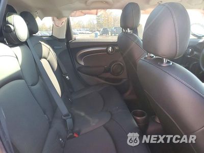Zdjęcie 10 z 12 samochodu: 2023 MINI COOPER VIN:WMW33DK01P2T52038 - miniatura