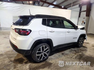 Trzecie zdjęcie samochodu z tyłu: 2025 JEEP COMPASS LIMITED VIN:3C4NJDCN4ST616355 - miniatura