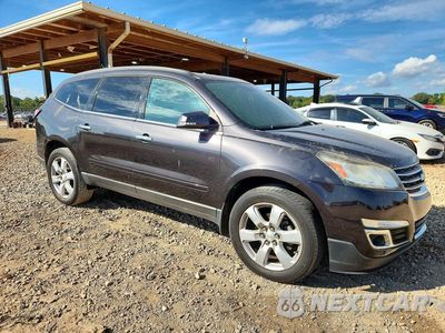 Czwarte zdjęcie samochodu z boku: 2016 CHEVROLET TRAVERSE LT VIN:1GNKRGKD6GJ225185 - miniatura