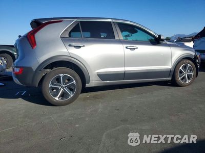 Trzecie zdjęcie samochodu z tyłu: 2025 KIA NIRO LX VIN:KNDCP3LE1S5254825 - miniatura