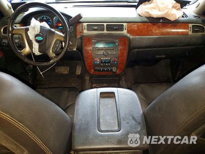 Zdjęcie 8 z 13 samochodu: 2013 CHEVROLET SUBURBAN K1500 LT VIN:1GNSKJE71DR135169 - miniatura