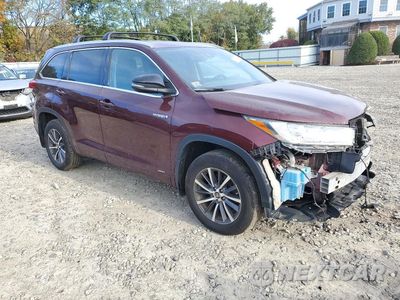 Czwarte zdjęcie samochodu z boku: 2018 TOYOTA HIGHLANDER HYBRID XLE VIN:5TDJGRFH4JS046284 - miniatura
