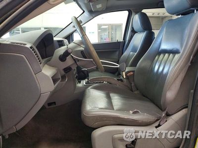 Zdjęcie 7 z 12 samochodu: 2006 JEEP GRAND CHEROKEE LAREDO VIN:1J4HR48N16C220054 - miniatura