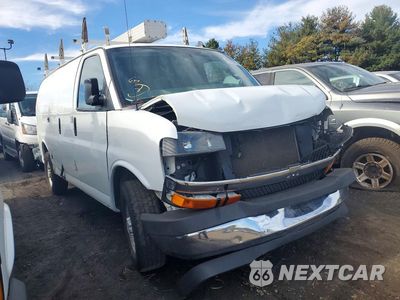 Czwarte zdjęcie samochodu z boku: 2018 CHEVROLET EXPRESS G2500 VIN:1GCWGAFP9J1228137 - miniatura