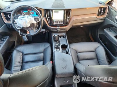 Zdjęcie 8 z 14 samochodu: 2022 VOLVO XC60 B5 MOMENTUM VIN:YV4L12RK5N1025730 - miniatura