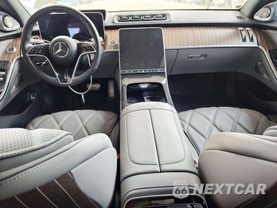 Zdjęcie 8 z 12 samochodu: 2024 MERCEDES-BENZ S MERCEDES-MAYBACH S 580 4M VIN:W1K6X7GB2RA255042 - miniatura