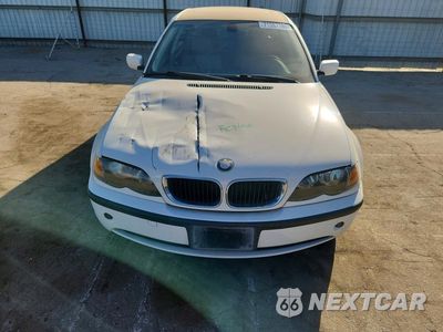 Piąte zdjęcie samochodu w środku: 2003 BMW 325 I VIN:WBAAZ33473KP79817 - miniatura
