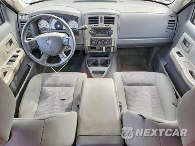 Zdjęcie 8 z 13 samochodu: 2007 DODGE DAKOTA QUAD SLT VIN:1D7HW48N47S241329 - miniatura