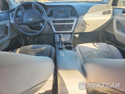 Zdjęcie 8 z 12 samochodu: 2017 HYUNDAI SONATA SE VIN:5NPE24AF2HH594793 - miniatura