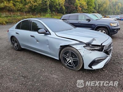 Czwarte zdjęcie samochodu z boku: 2025 MERCEDES-BENZ E 350 4MATIC VIN:W1KLF4HB6SA112121 - miniatura