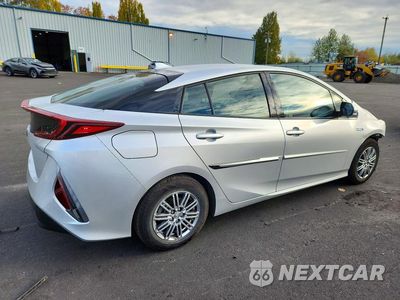 Trzecie zdjęcie samochodu z tyłu: 2019 TOYOTA PRIUS PRIME PLUS VIN:JTDKARFP9K3110299 - miniatura