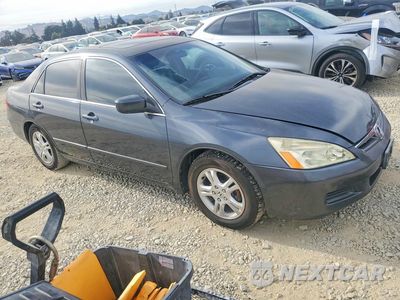 Czwarte zdjęcie samochodu z boku: 2007 HONDA ACCORD EX VIN:1HGCM56867A133041 - miniatura