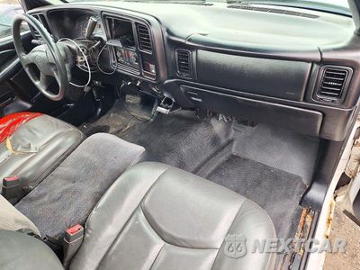Zdjęcie 8 z 12 samochodu: 2003 CHEVROLET SILVERADO C1500 VIN:1GCEC14X23Z201859 - miniatura
