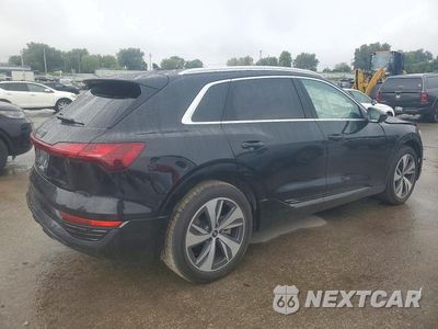 Trzecie zdjęcie samochodu z tyłu: 2024 AUDI Q8 E-TRON PRESTIGE VIN:WA16ABGE7RB013635 - miniatura