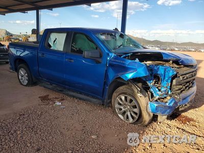 Czwarte zdjęcie samochodu z boku: 2022 CHEVROLET SILVERADO C1500 CUSTOM VIN:1GCPABEK0NZ630749 - miniatura