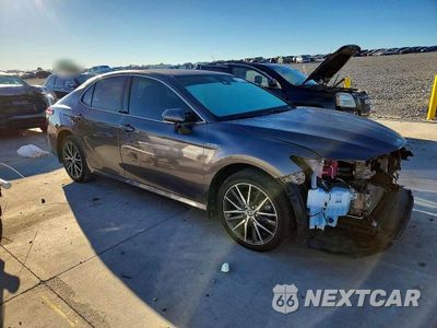 Czwarte zdjęcie samochodu z boku: 2021 TOYOTA CAMRY XLE VIN:4T1F31AK9MU027134 - miniatura