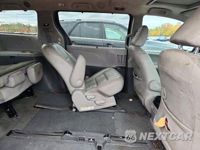 Zdjęcie 11 z 13 samochodu: 2016 TOYOTA SIENNA XLE 7-PASSENGER VIN:5TDDK3DCXGS134359 - miniatura