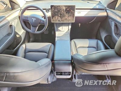 Zdjęcie 8 z 12 samochodu: 2025 TESLA MODEL Y VIN:7SAYGDED6SF216069 - miniatura