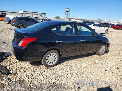 Trzecie zdjęcie samochodu z tyłu: 2019 NISSAN VERSA SV VIN:3N1CN7AP2KL839241 - miniatura