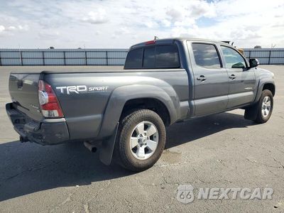 Trzecie zdjęcie samochodu z tyłu: 2015 TOYOTA TACOMA DOUBLE CAB PRERUNNER LONG BED VIN:3TMKU4HN0FM042677 - miniatura