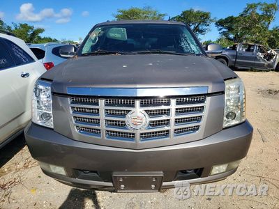 Piąte zdjęcie samochodu w środku: 2013 CADILLAC ESCALADE ESV LUXURY VIN:1GYS3HEF4DR179926 - miniatura