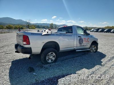 Trzecie zdjęcie samochodu z tyłu: 2017 RAM 3500 ST VIN:3C63R3ALXHG757628 - miniatura