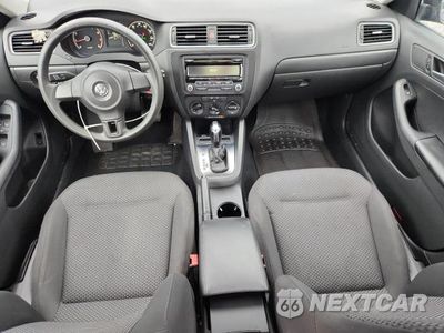 Zdjęcie 8 z 12 samochodu: 2013 VOLKSWAGEN JETTA BASE VIN:3VW2K7AJ5DM424891 - miniatura