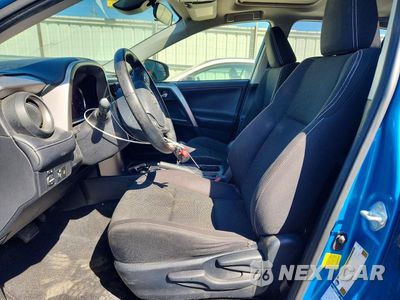 Zdjęcie 7 z 13 samochodu: 2017 TOYOTA RAV4 HYBRID XLE VIN:JTMRJREV9HD115732 - miniatura