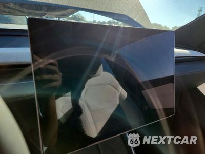 Zdjęcie 9 z 12 samochodu: 2026 TESLA MODEL Y VIN:7SAYGDED1TF638865 - miniatura