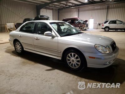 Czwarte zdjęcie samochodu z boku: 2004 HYUNDAI SONATA GLS VIN:KMHWF35H84A933374 - miniatura
